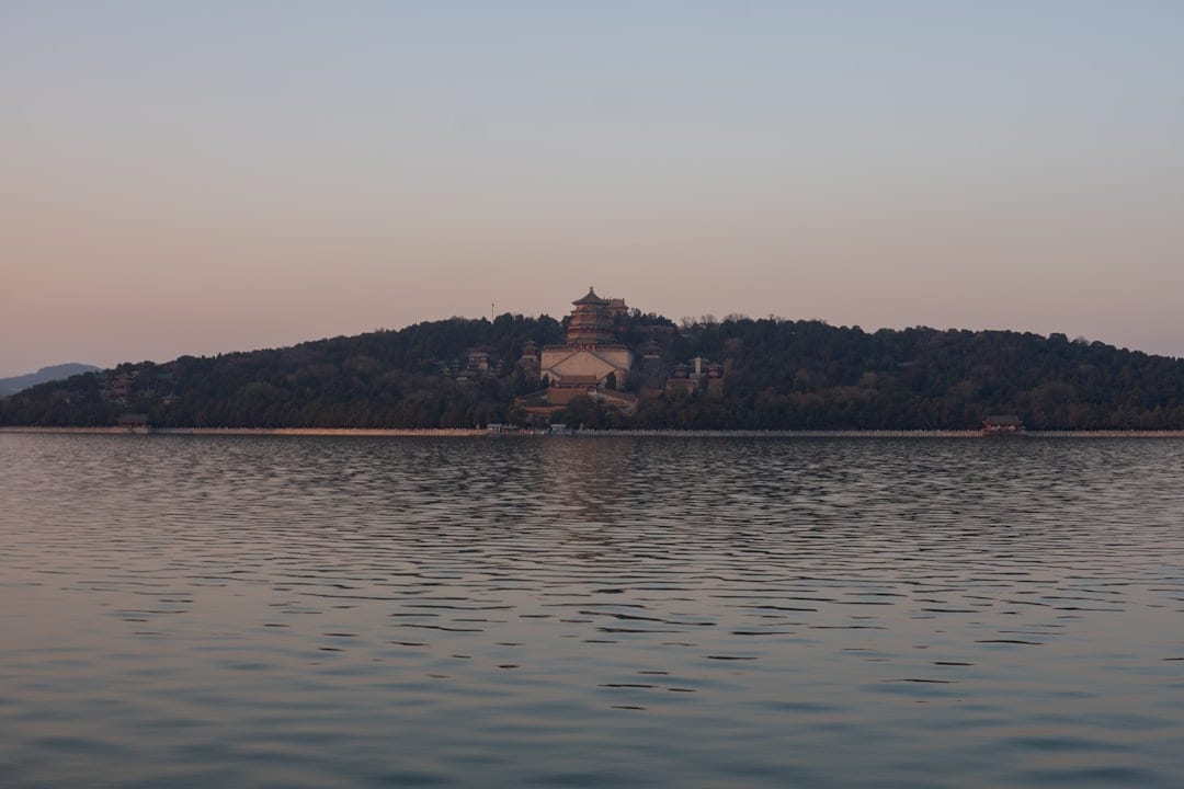 頤和園昆明湖亭閣景致
