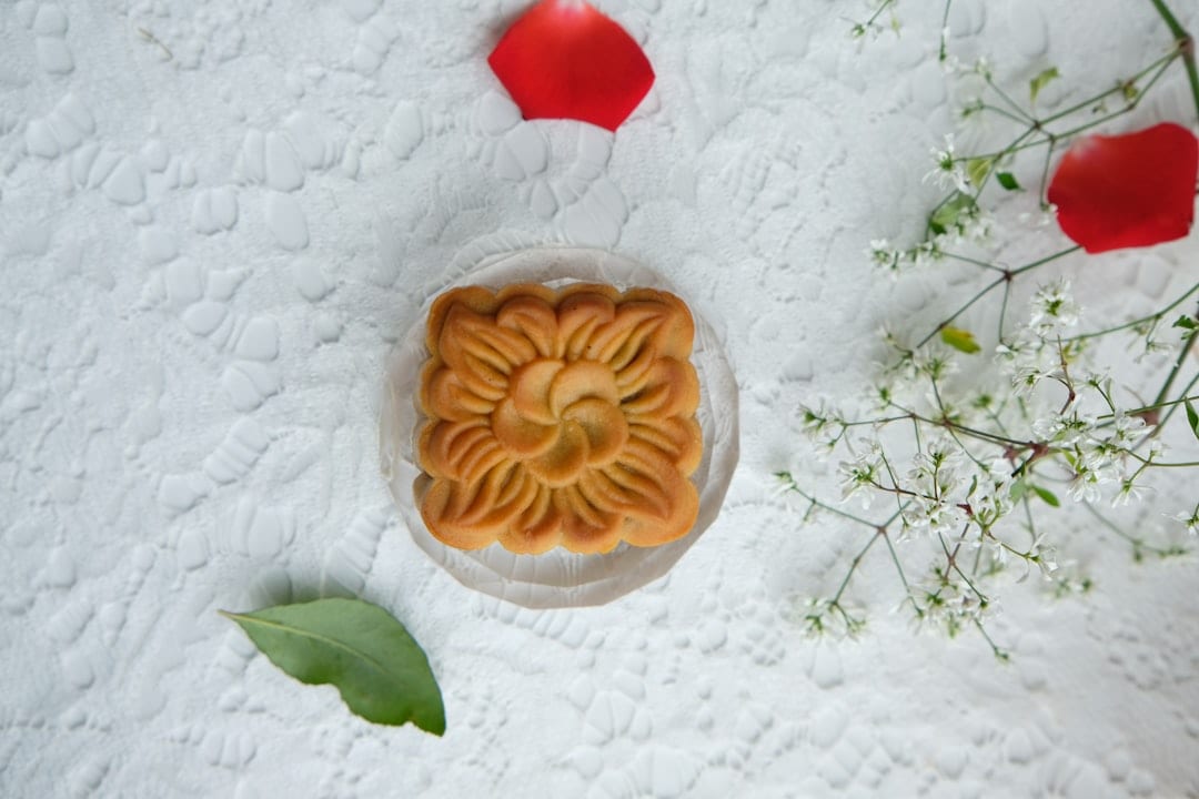 Guilin osmanthus flower cake traditional sweet